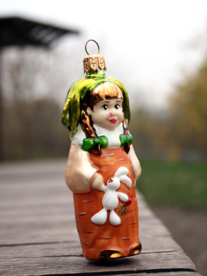 Ёлочная игрушка Девочка-морковка Брюнетка